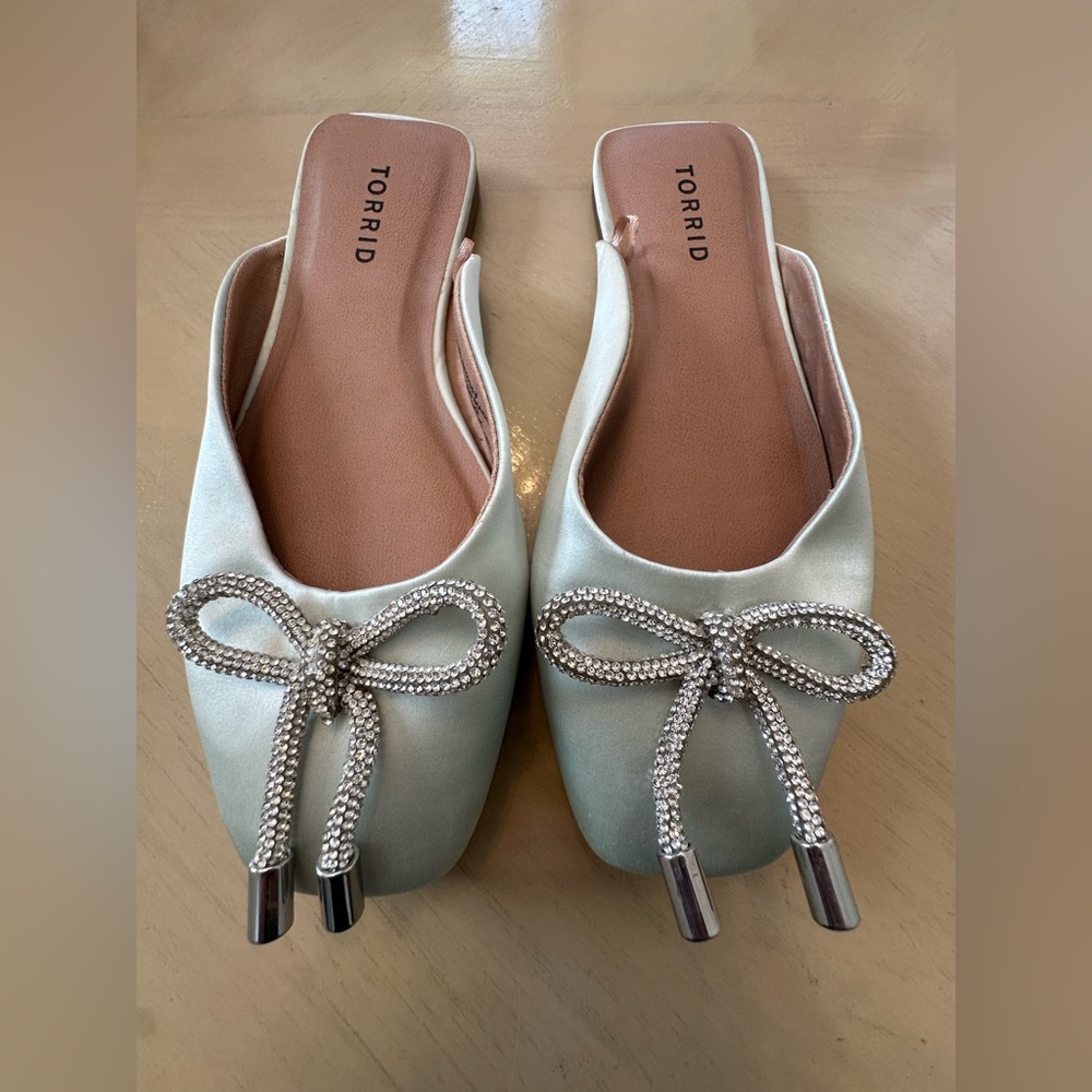 torrid Mint Satin Bow Slip-On Mules with Crystal Accents Women’s Size 7 WW